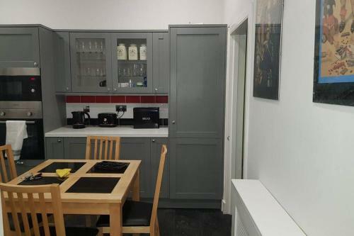 Apartamento Town Centre Ground Floor Flat 2 Bathrooms One En-suite