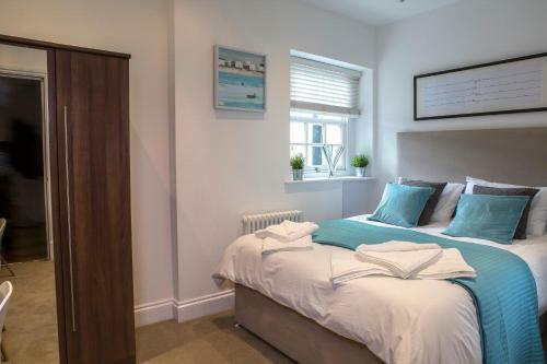 Finchley Central Luxury 2/3 Bed Triplex Loft Style Apartment