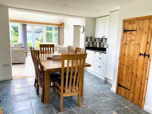 Charming Cottage For 5 Near Dartmoor Beach Pub