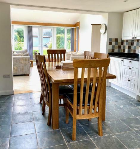 Charming Cottage For 5 Near Dartmoor Beach Pub