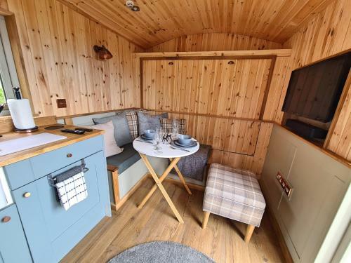 Lodge Peak District Shepherds Hut