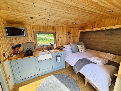 Lodge Peak District Shepherds Hut