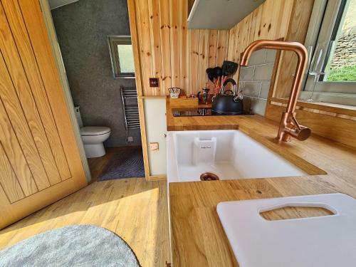 Lodge Peak District Shepherds Hut