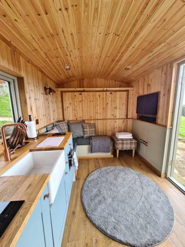Lodge Peak District Shepherds Hut
