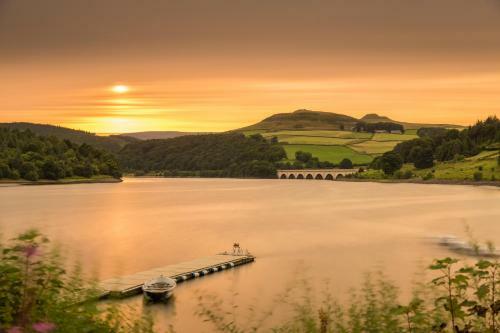 Lodge Peak District Shepherds Hut