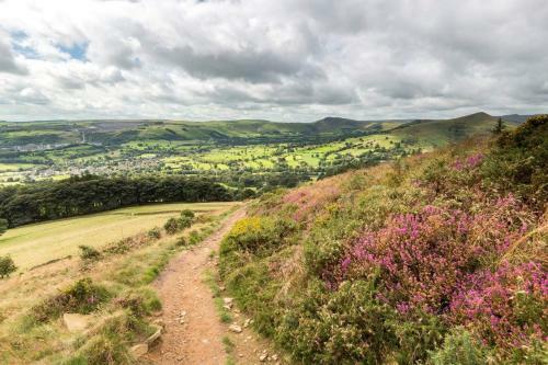 Lodge Peak District Shepherds Hut