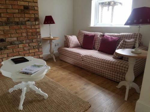 Bed & Breakfast Grooms Cottage
