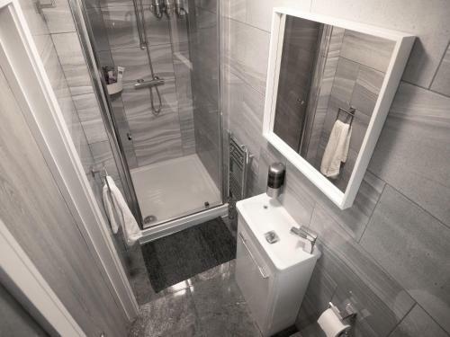 Villa Sav 5 Bedroom Executive Detached House In Leicester