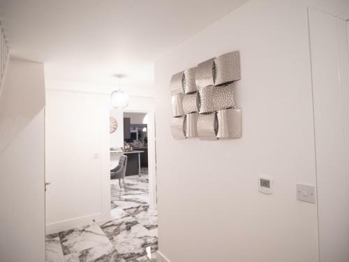 Villa Sav 5 Bedroom Executive Detached House In Leicester