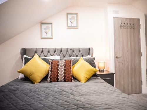 Villa Sav 5 Bedroom Executive Detached House In Leicester