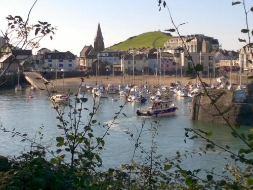 Pass The Keys Charming 2 Bed House Great Location And Dog Friendly