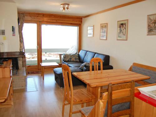Apartment I3