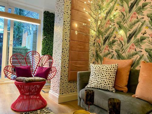 The Boutique Windmill Apartments With Hot Tubs