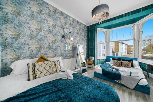 The Boutique Windmill Apartments With Hot Tubs