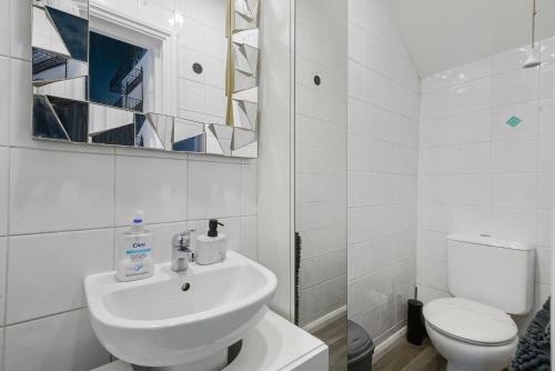 The Boutique Windmill Apartments With Hot Tubs