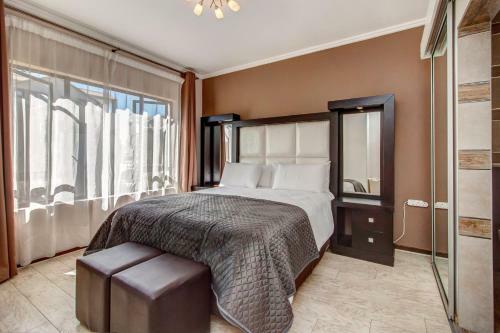 Upmarket Ultra Modern Sandton Apartment