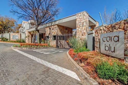 Upmarket Ultra Modern Sandton Apartment
