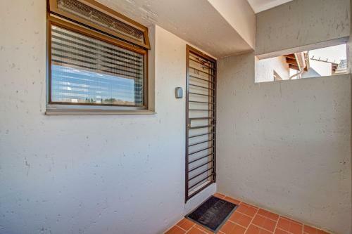 Upmarket Ultra Modern Sandton Apartment
