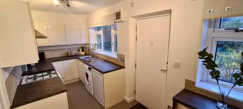 Apartamento ? Spacious Luxury 2-bed W/ Parking & Garden