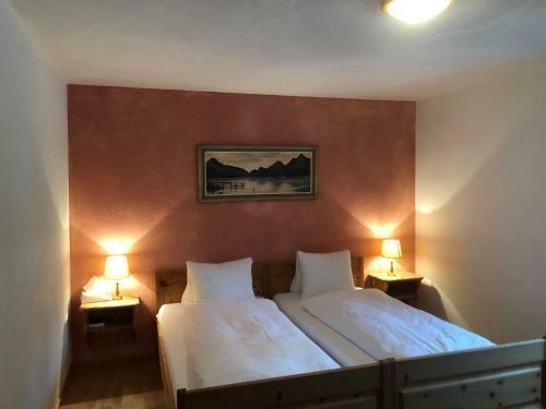 Hostal Hotel Adler Garni