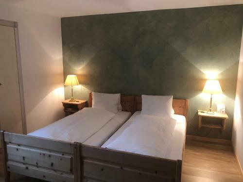 Hostal Hotel Adler Garni