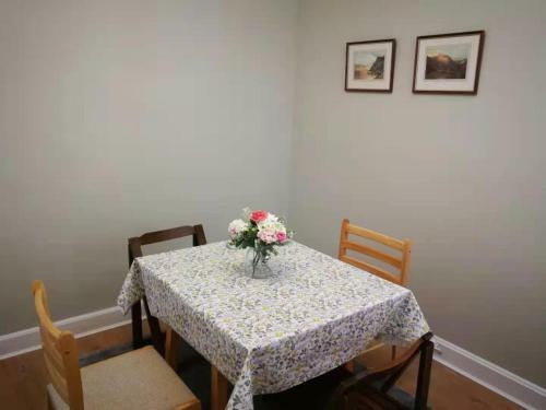 52 Kenneth St