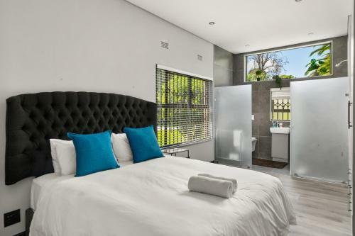 64 Cavendish