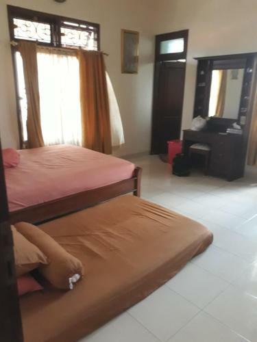 Hostal Denisa Guest House