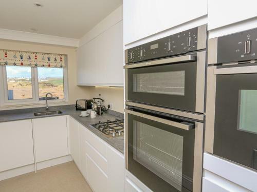 7 Thurlestone Rock