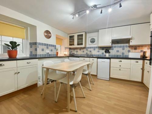 Pass The Keys Beautifully Decorated Bright And Cosy Cottage