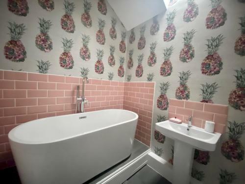 Pass The Keys Beautifully Decorated Bright And Cosy Cottage