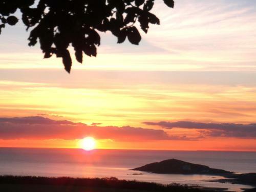 Sunset Lodge