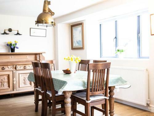 Pass The Keys Stunning Spacious 3 Bedroom Home In Quiet Location