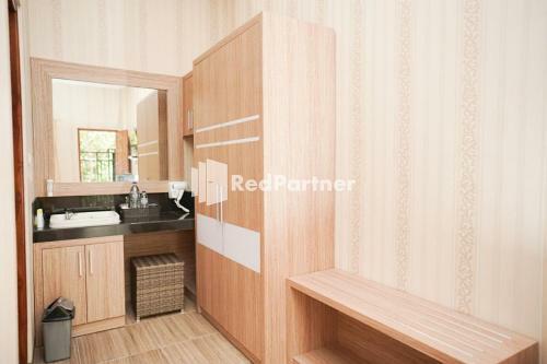 Hotel Mulia Homestay Labuan Bajo Redpartner