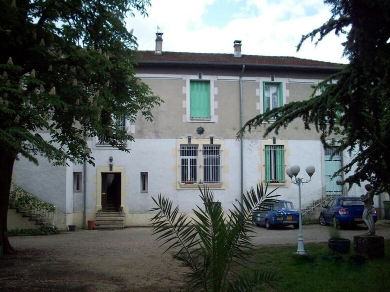 Hostal Le Parc Aux Cedres