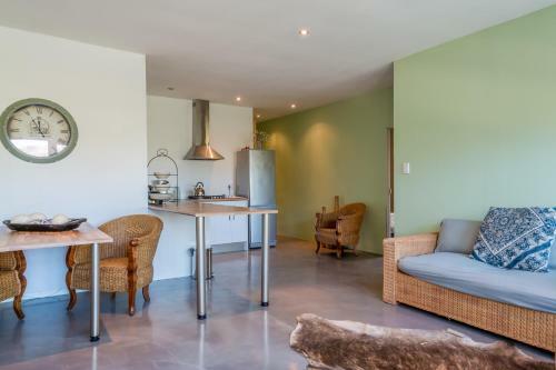 Hostal Colourful Manor Luxury Lodge