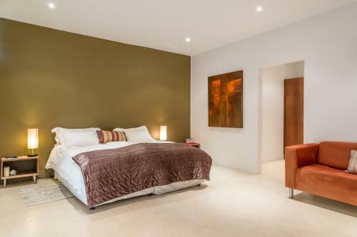 Hostal Colourful Manor Luxury Lodge