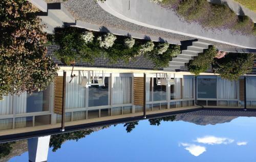 Hostal Colourful Manor Luxury Lodge
