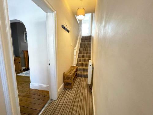 Lovely 3 Bed House Close To The Uni & Centre