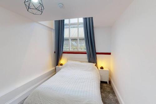 Hu1 Boutique City Apartment- Sleeps 6