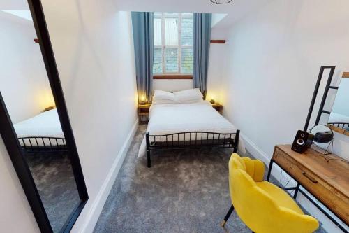 Hu1 Boutique City Apartment- Sleeps 6