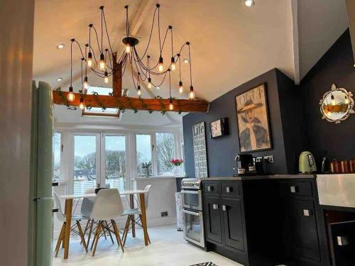 Beautiful 2 Bedroom Cottage, Kirkby Lonsdale