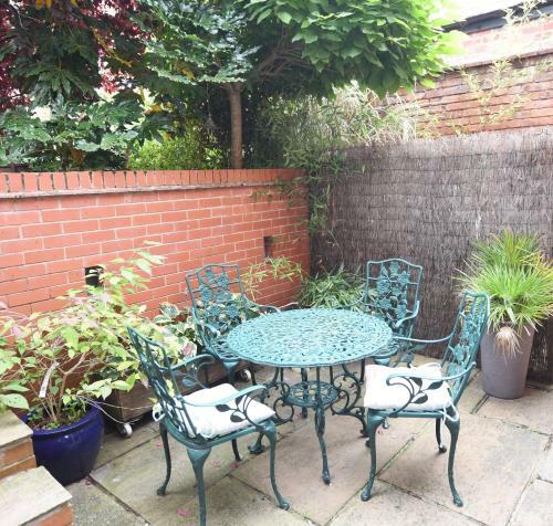 The Coach House Studio Apartment