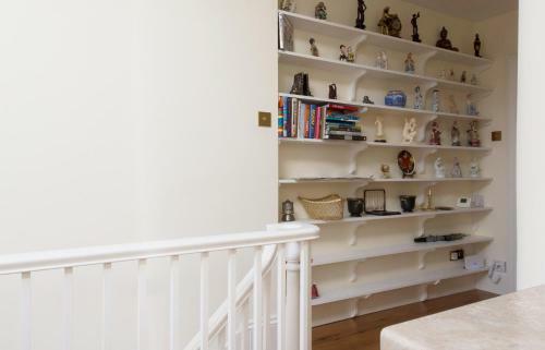 Dale Street Apartments Suite