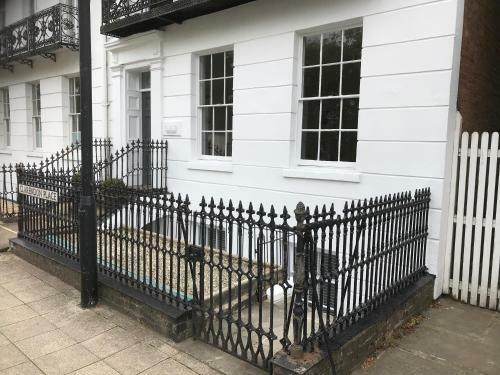 The Apartment, Lower Ground Floor,1 Clarendon Place