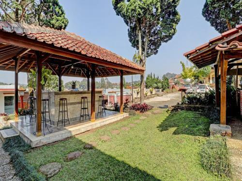 Oyo 90582 Nur Alam Hotel