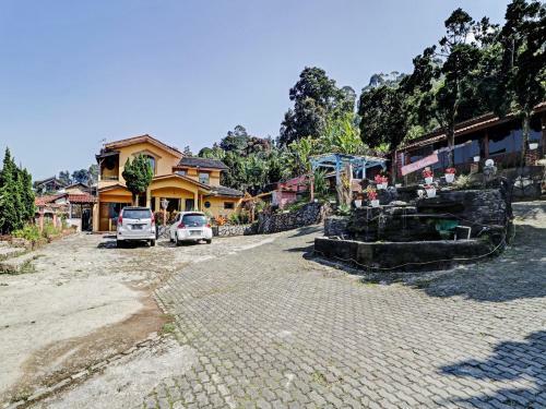 Oyo 90582 Nur Alam Hotel