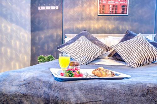 Beautiful 3-bedroom Newcastle Apartment, Sleeps 12