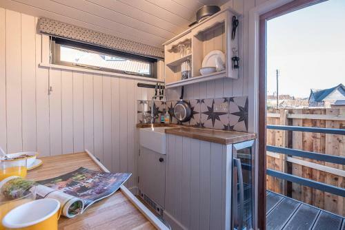 Bo Peep Shepherds Hut Thorpeness Air Manage Suffolk