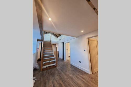 Villa Luxury 4 Bedroom Converted Barn Close To Warner Bro's